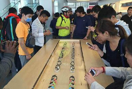 Apple Watch首發(fā)零售店竟無貨?黃牛笑了(圖1) 3
