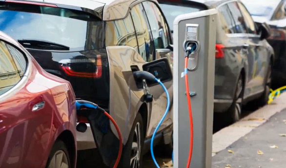 特斯拉充電標(biāo)準(zhǔn)獲巨頭大眾汽車支持，電動(dòng)車市場(chǎng)迎來(lái)新格局