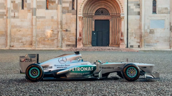 全球最貴的現代賽車：奔馳2013年F1拍出1.35億天價
