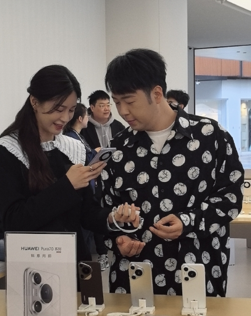 杜海濤、沈夢辰現(xiàn)身寧波搶購華為Pura 70系列！還看了智界