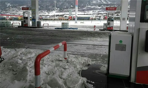 雪天滯留高速：油車VS電車誰更“保鮮”(圖4)