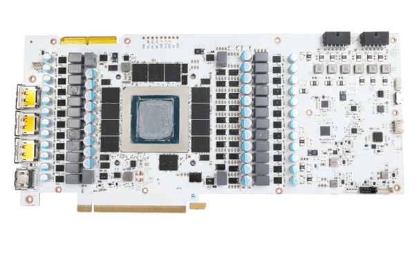 手工打造全球唯一RTX 4090 SUPER！3090Ti的身子、性能飆升40％