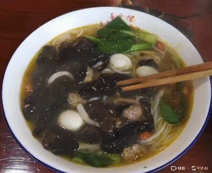 看完這些無厘頭視頻：我覺得AI暫時(shí)還替代不了人類