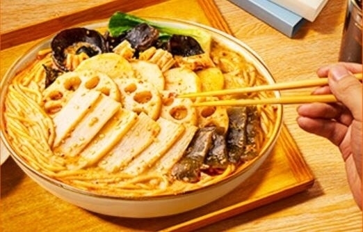 黃軒在天水做麻辣燙 網友：想吃黃軒做的那一碗