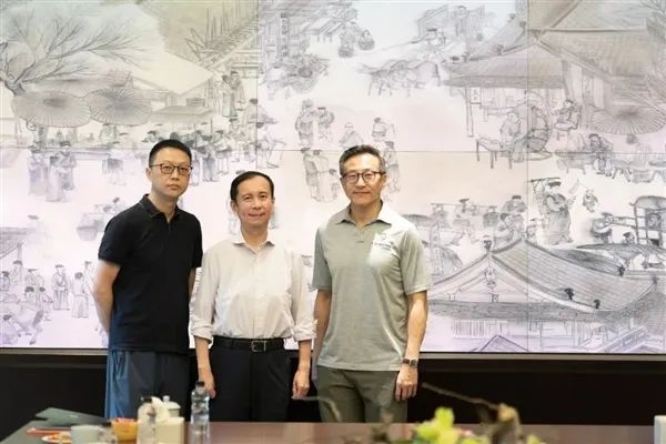 剛剛 重大決定！馬云背后那個男人回來了