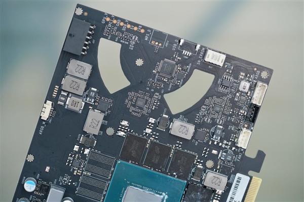 鉆石風切割設計 影馳RTX 4070 SUPER星曜OC顯卡圖賞