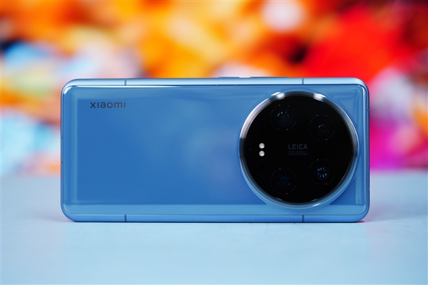小米2024開年最強旗艦！小米14 Ultra龍晶藍影像套裝圖賞