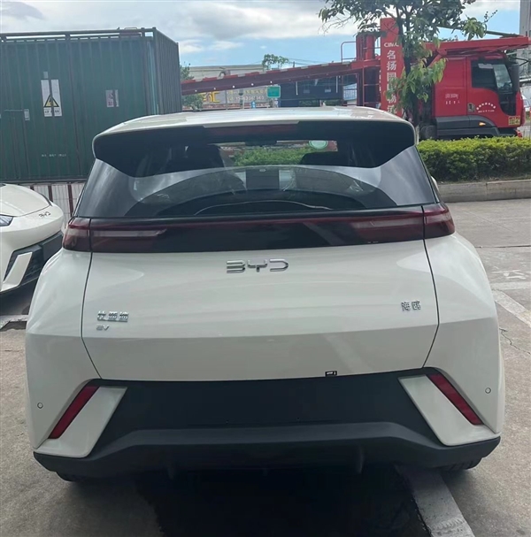 榮耀版將停產 新款比亞迪海鷗實車曝光：解決一個開車痛點