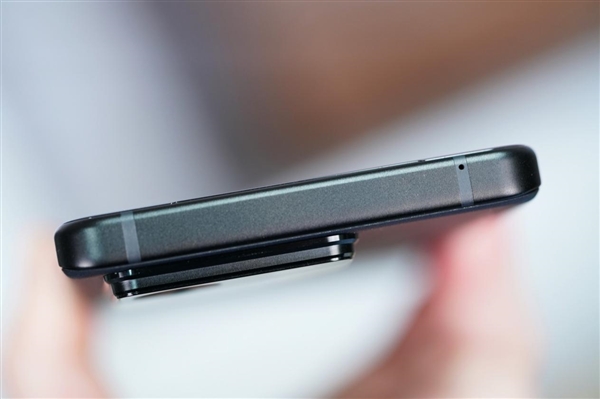 背部帶隱藏屏幕!ROG游戲手機8圖賞(圖24) 背部帶隱藏屏幕!ROG游戲手機8圖賞