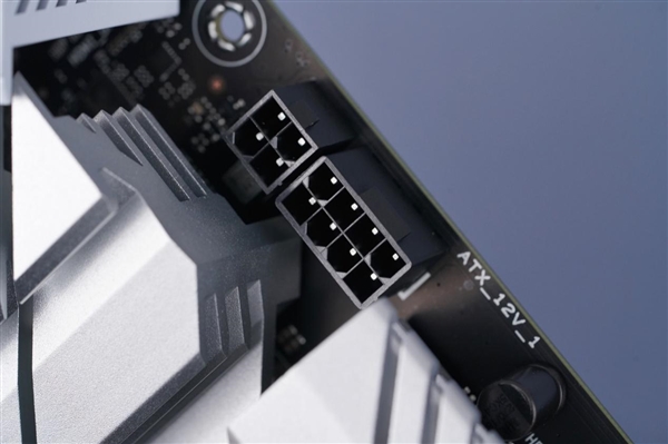 銀白裝甲!華碩ROG STRIX B760-G GAMING WIFI D4小吹雪主板圖賞(圖10) 銀白裝甲!華碩ROG STRIX B760-G GAMING WIFI D4小吹雪主板圖賞