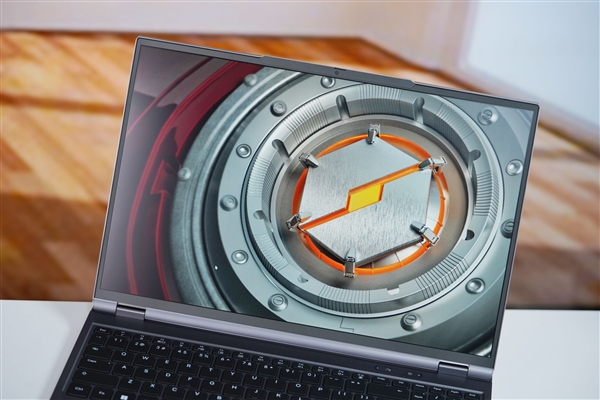 可選長江存儲PC411、PC41Q！機械革命耀世16 Pro游戲本圖賞