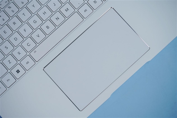 五彩斑斕的白！榮耀MagicBook Pro 16圖賞