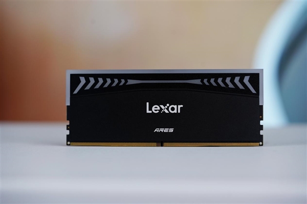新一代超頻利器 雷克沙ARES RGB DDR5 8000內(nèi)存圖賞