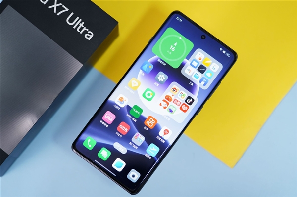 首款驍龍8 Gen3雙潛望手機(jī)！OPPO Find X7 Ultra圖賞