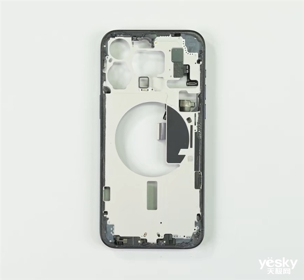 iPhone 15 Pro Max內部探秘：蘋果又擠牙膏了