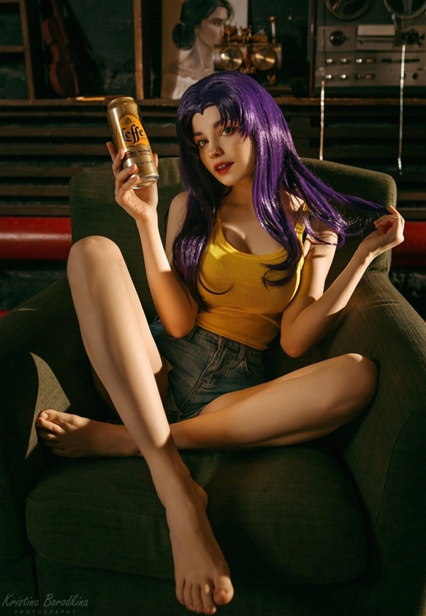 俄羅斯美女性感Cos美圖欣賞：黑絲阿什莉 白絲修女等