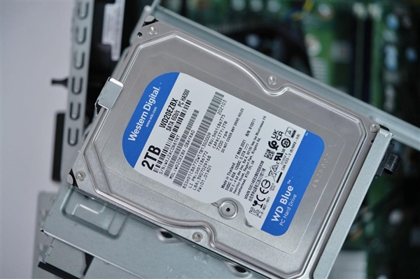 AMD新一代銳龍8000G加持！聯想啟天M550臺式機圖賞