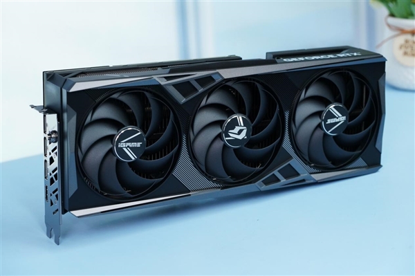 瘋狂堆料！七彩虹iGame RTX 4070 Ti SUPER Vulcan圖賞