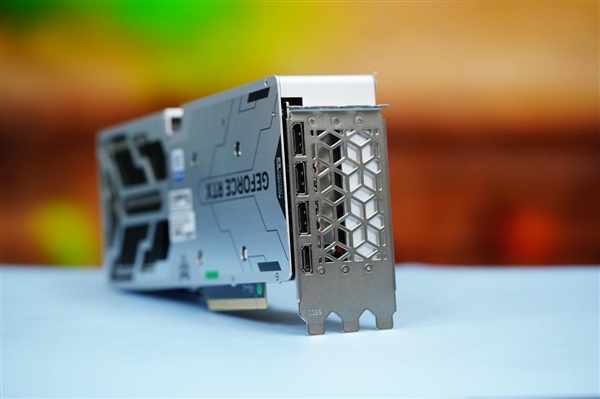 鋁合金打造！影馳RTX 4070 Ti SUPER金屬大師顯卡圖賞