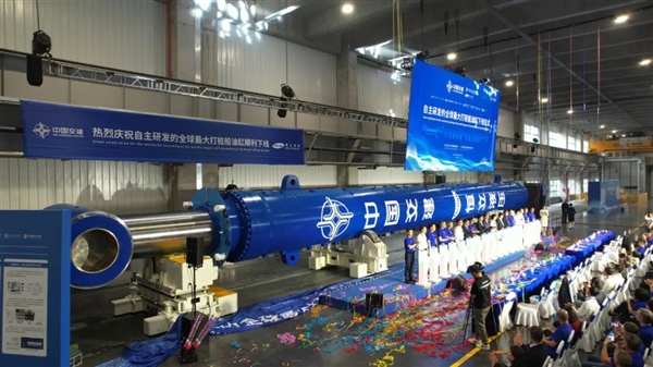總重量達385噸全球最大：常州造出16層樓高液壓油缸