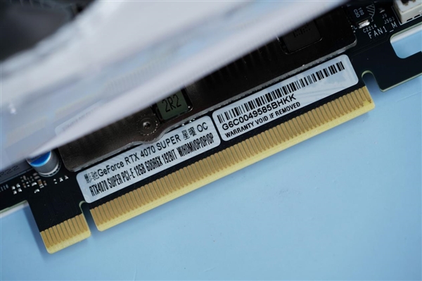 鉆石風切割設計 影馳RTX 4070 SUPER星曜OC顯卡圖賞