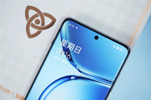 《原神》玩家種草！一加Ace2 Pro原神派蒙主題禮盒圖賞