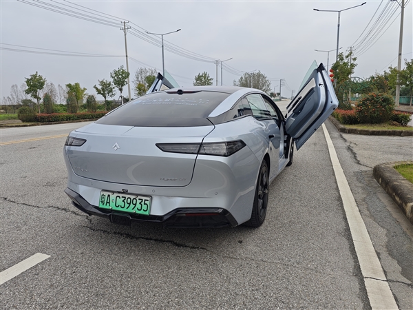 全面超越特斯拉Model 3有戲！廣汽昊鉑Hyper GT國慶長測