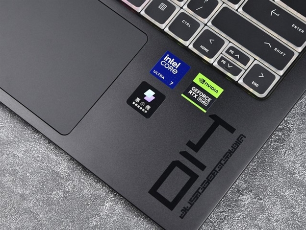惠普首款AI PC！OMEN暗影精靈10 SLIM 14 AI游戲本上手