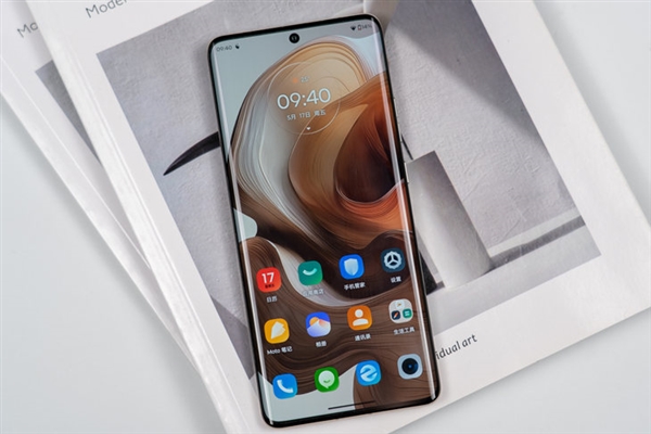 最具辨識度的moto旗艦！moto X50 Ultra上手