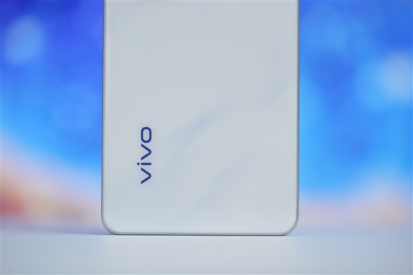 充電一次玩游戲14小時(shí)！vivo S19圖賞