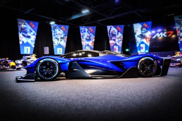 性能比肩F1賽車！紅牛首款超跑RB17亮相：全球僅50臺已賣光