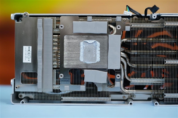 鋁合金打造！影馳RTX 4070 Ti SUPER金屬大師顯卡圖賞