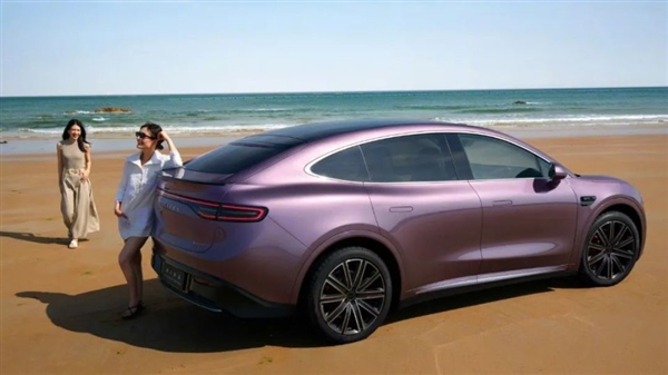 華為又添新兵 全力狙擊Model Y！余承東：超越BBA