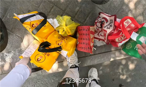這年頭不會拍抖音 已經不配跑外賣了