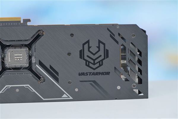 4K百幀旗艦！瀚鎧RX 7900 XTX顯卡圖賞