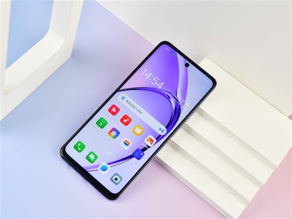 OPPO A3活力版上手：防摔耐用 一部千元機流暢用4年