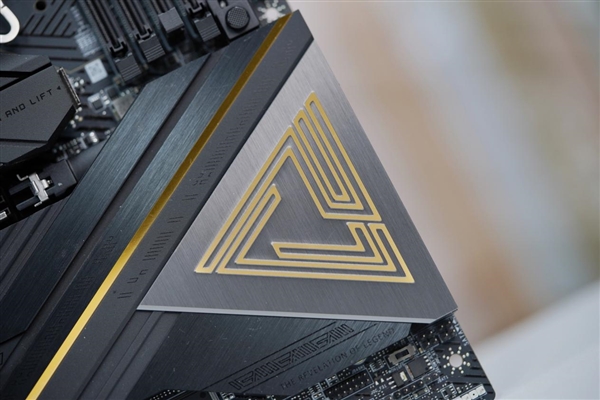 英特爾Ultra旗艦座駕！微星MEG Z890 ACE戰神主板套裝圖賞