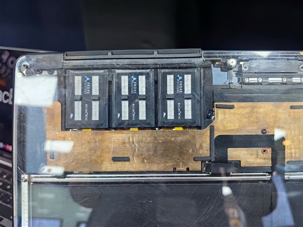 揭秘全球首個固態主動散熱AirJet：區區2.5mm/8g！風扇熱管都洗洗睡吧