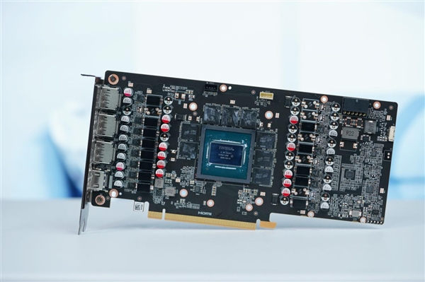 4K光追利器！索泰RTX 4080 SUPER TRINITY OC月白圖賞
