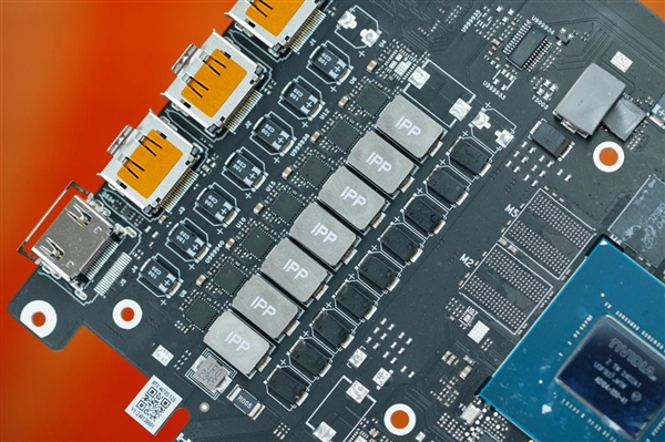 水墨賽博風！七彩虹RTX 4070 SUPER霧山五行定制版圖賞