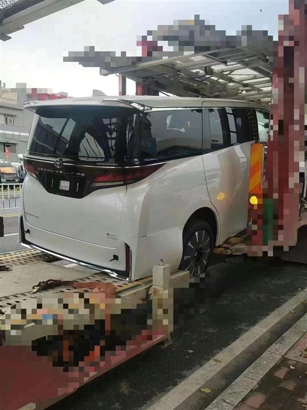 十分“優惠” 全新豐田威爾法皇冠運損車現身：只需加價11萬