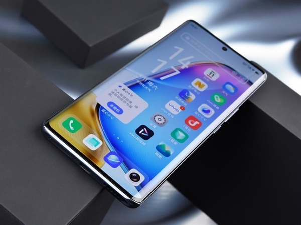 vivo Y200上手：耐摔防水長續航全都有 重新定義實用主義