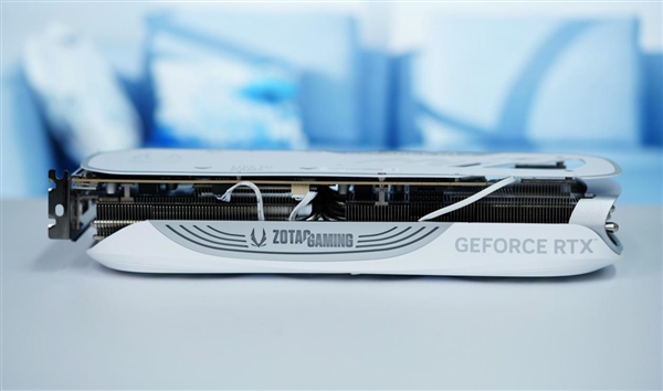 4K光追利器！索泰RTX 4080 SUPER TRINITY OC月白圖賞