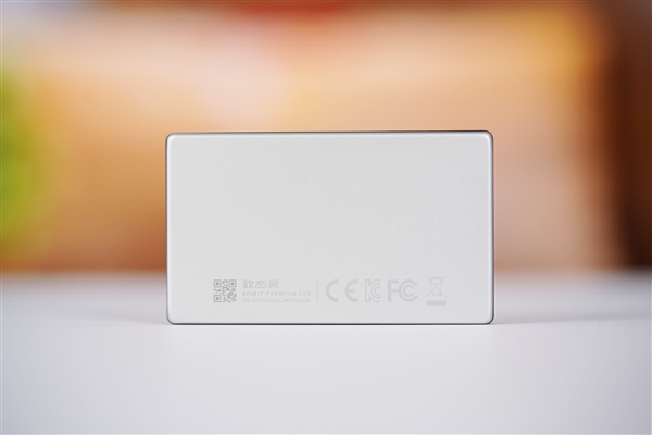 疾速2000MB/s！長江存儲致態靈先鋒版移動SSD圖賞