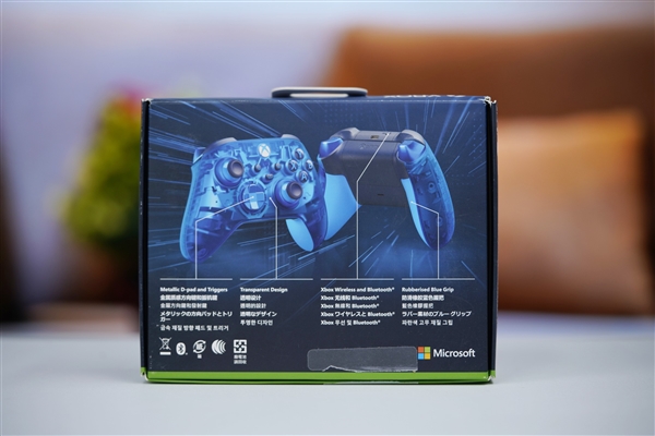 透明外殼設計！微軟Xbox Sky Cipher特別版游戲手柄圖賞