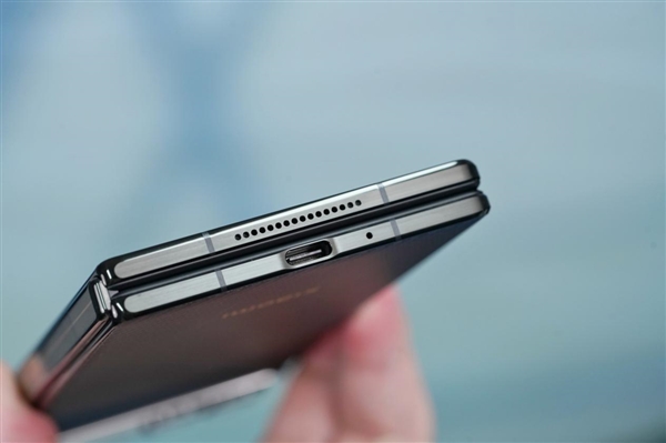 這次工藝拉滿了！小米MIX Fold 3龍鱗纖維版圖賞