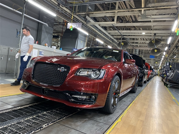 又一大排量燃油車成歷史！克萊斯勒300C正式停產