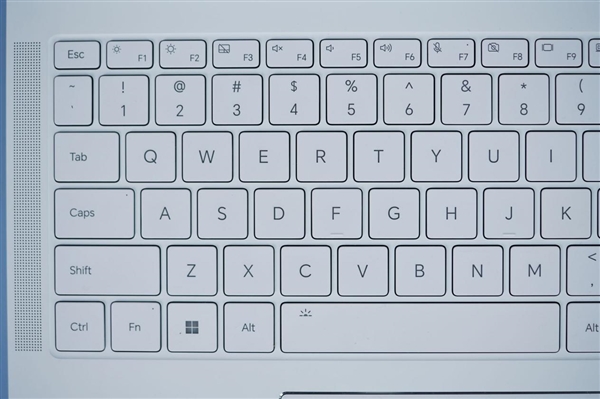 五彩斑斕的白！榮耀MagicBook Pro 16圖賞