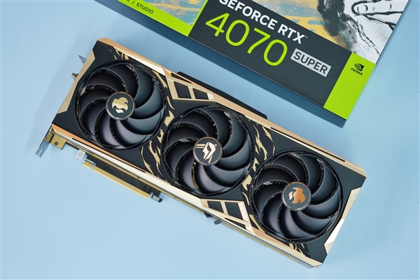 水墨賽博風！七彩虹RTX 4070 SUPER霧山五行定制版圖賞