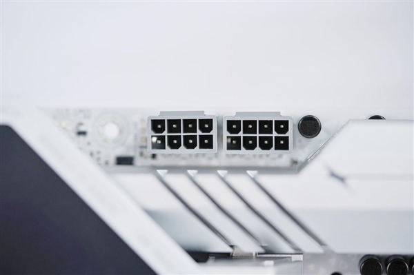 超頻從未如此簡(jiǎn)單！華碩ROG STRIX Z890-A GAMING WIFI S吹雪主板圖賞
